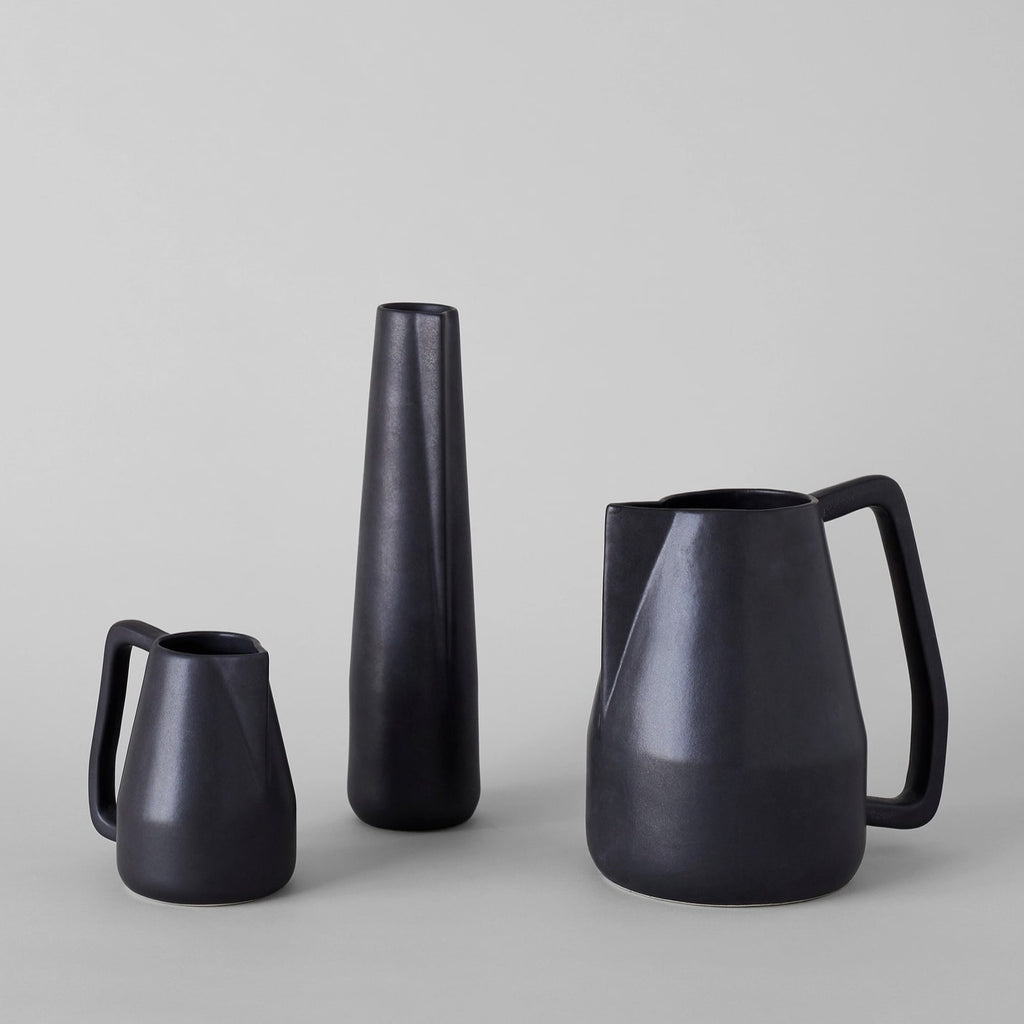 Black Novah Pitcher